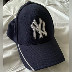 NY Yankees Baseball Authentic MLB Men’s Hat Size Small/ Medium Worn One Time